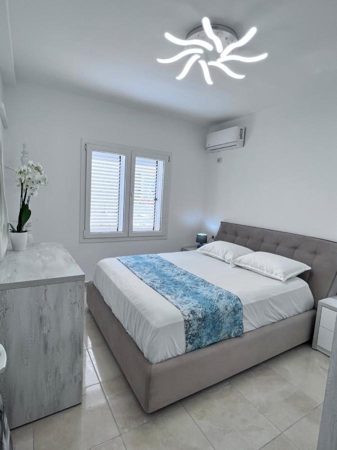 White Luxury Appartement